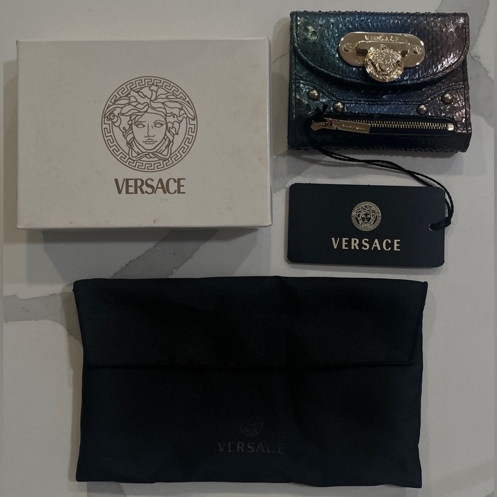 BRAND NEW RARE Gianni
Versace Multicolor Ombré Pvthon Canvon Wallet